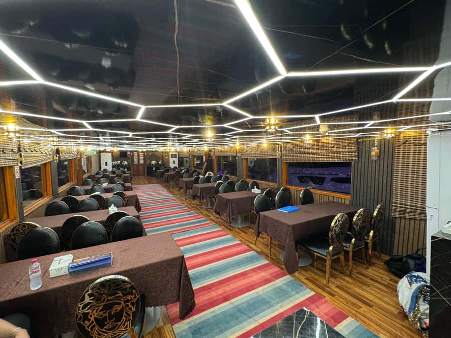 Dubai Dhow Cruise Creek,Marina Shows,Buffet & Drinks options - Who this cruise suits best, and who should skip