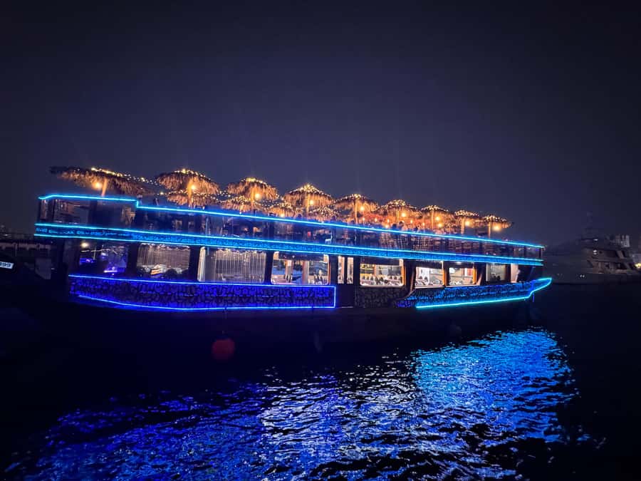 Dubai Dhow Cruise Creek,Marina Shows,Buffet & Drinks options - The onboard layout: upper deck for views, lower deck for comfort