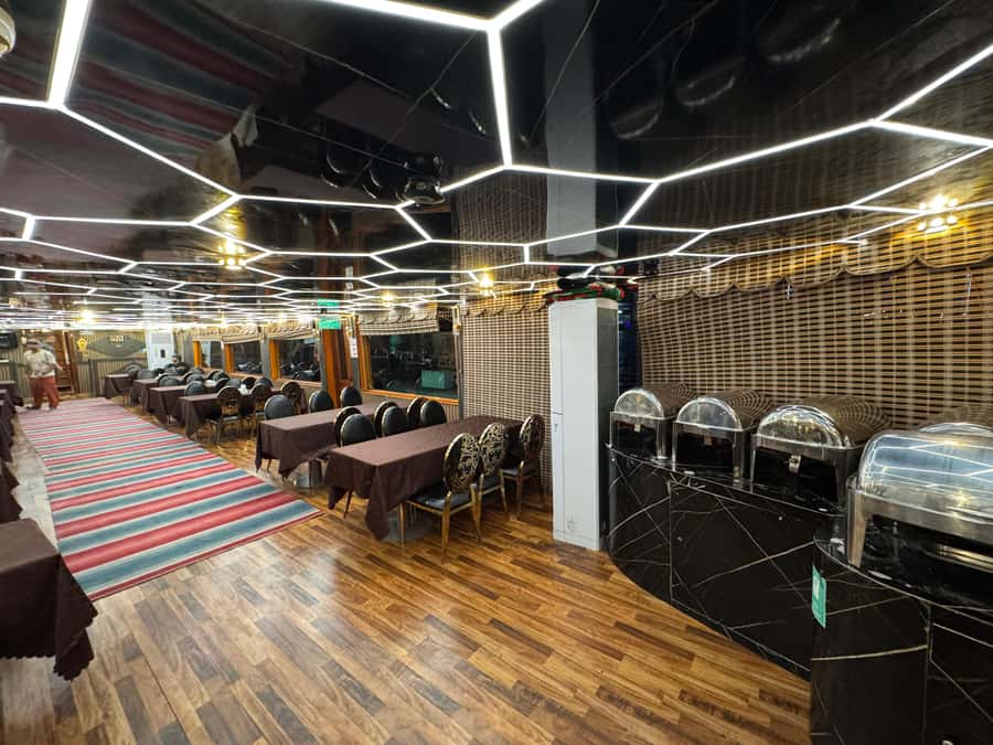 Dubai Dhow Cruise Creek,Marina Shows,Buffet & Drinks options - Views from the water: what you will actually see at night