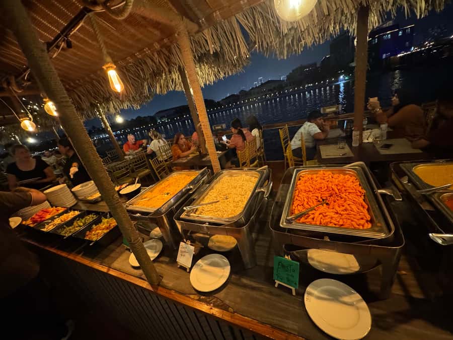 Dubai Dhow Cruise Creek,Marina Shows,Buffet & Drinks options - Meeting point and timing: how to avoid a stressful start
