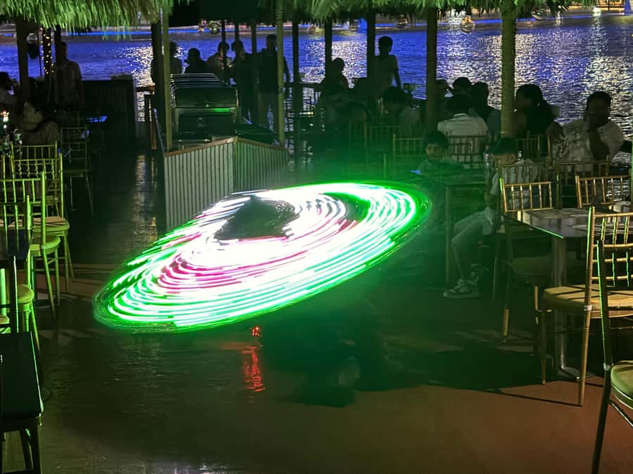 Dubai Dhow Cruise Creek,Marina Shows,Buffet & Drinks options - Weather and what to bring for a cool deck night