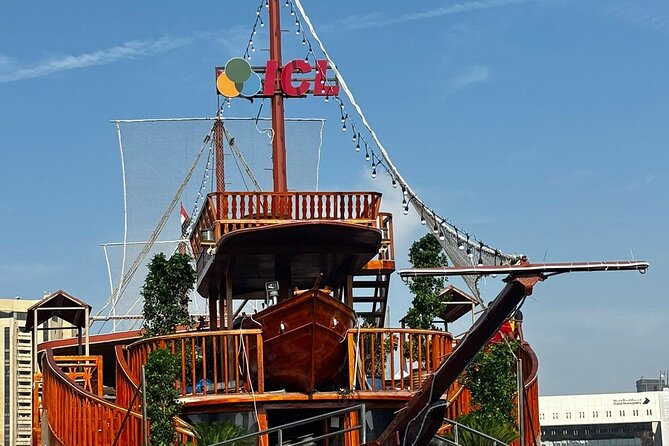Dubai Dhow Cruise Dinner Al Seef Creek Multicusine - Entertainment aboard: Tanora dance and puppet show
