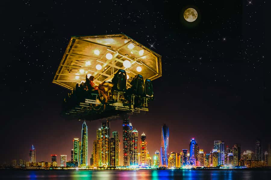 Dubai: Dinner in the Sky Experience - From ground support to being strapped in