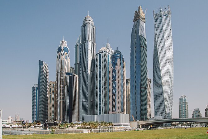 Dubai Discovery Tour - Half Day - Burj Khalifa and Dubai Mall: free outer sights, then a shopping and entertainment hub