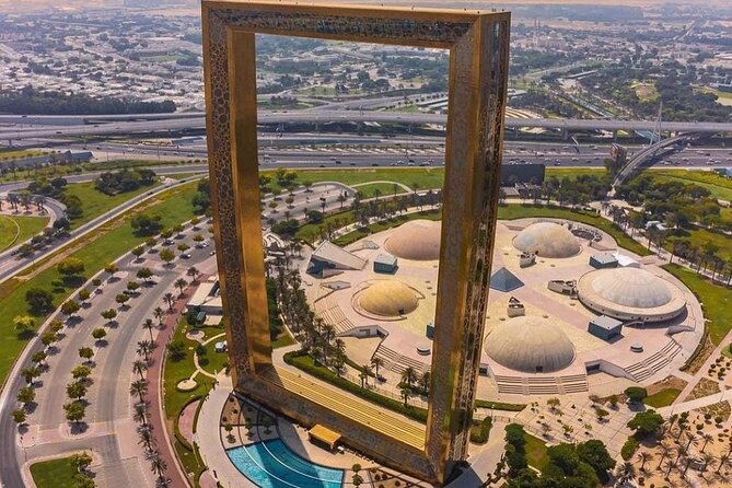 Dubai: Dubai Frame Where Heritage Meets Modernity - Going up to 150 m: the Sky experience and the view strategy