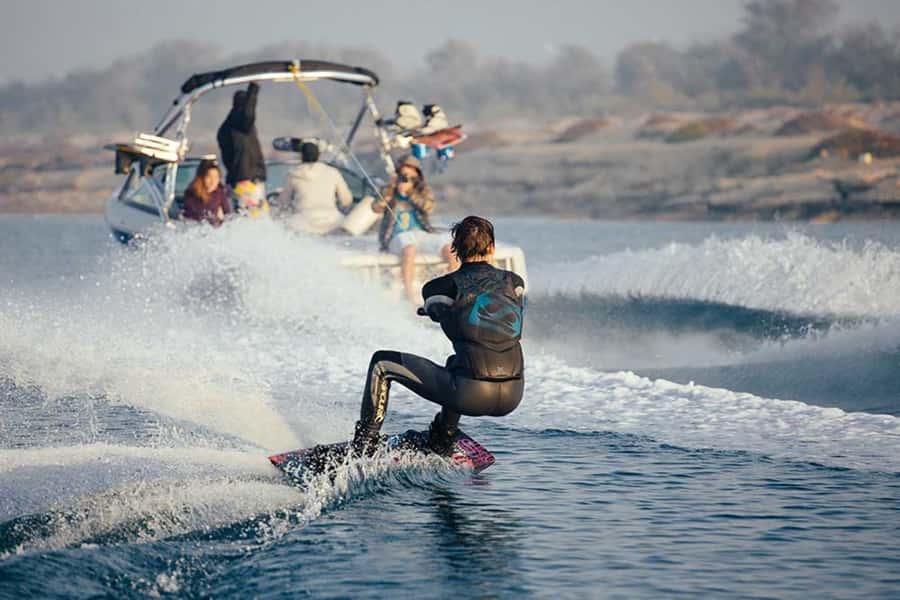 Dubai: Dubai Marina Wakesurfing or Wakeboarding Experience - The skill lesson: getting your balance before you chase speed