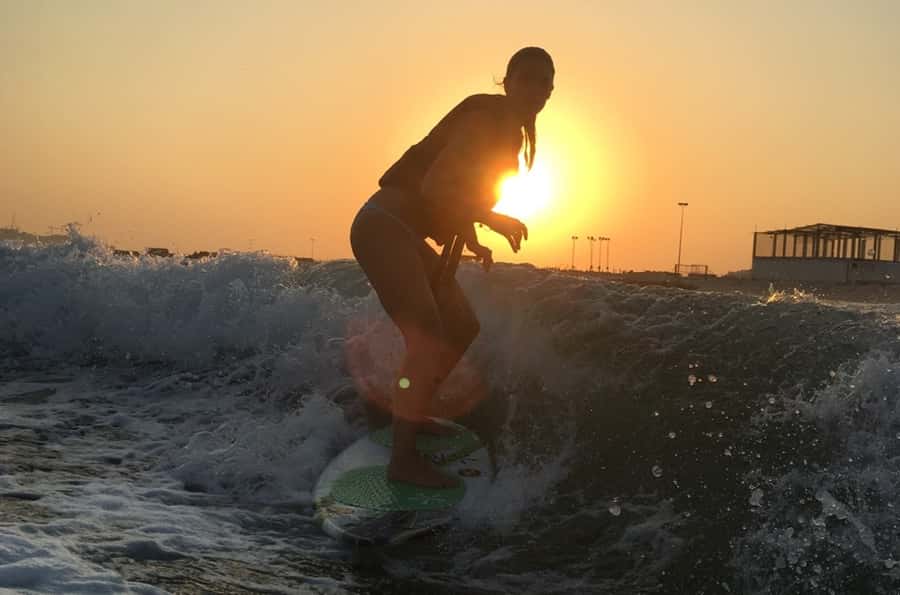 Dubai: Dubai Marina Wakesurfing or Wakeboarding Experience - What to bring, plus the rules that affect safety