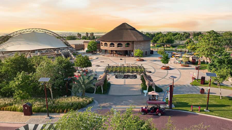Dubai: Dubai Safari Park Entry Pass - Getting Around in the Heat: Shade, Misting Fans, and Timing