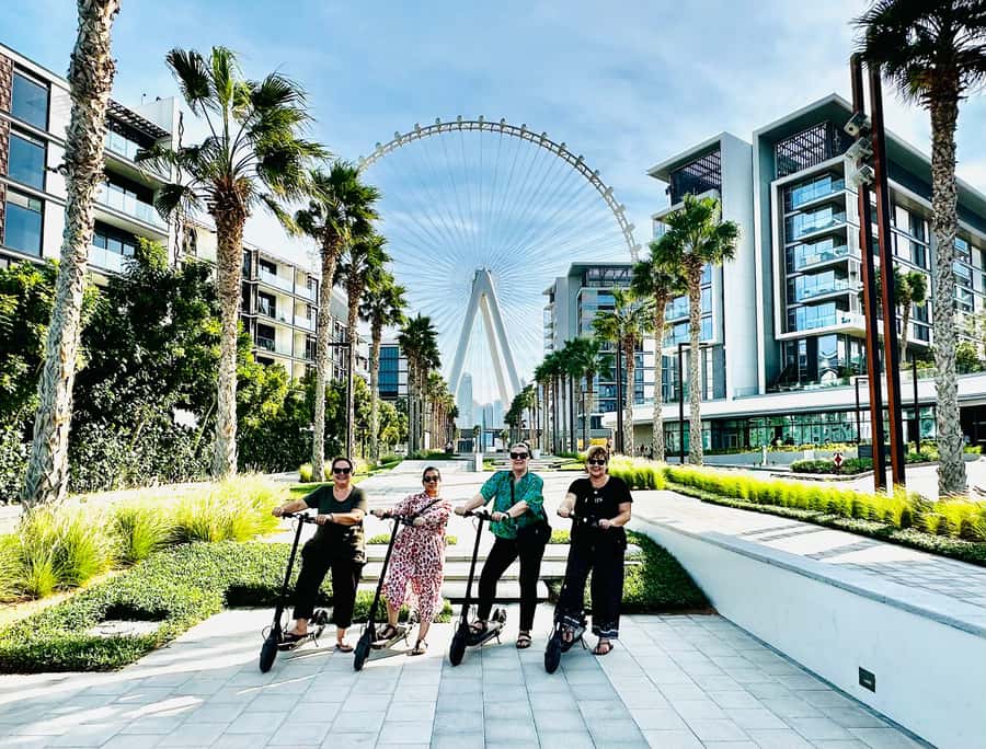 Dubai: E-Scooter Guided Tour of Marina, JBR & Bluewaters - Marina Mosque / Masjid Dubai: a short moment with real local context