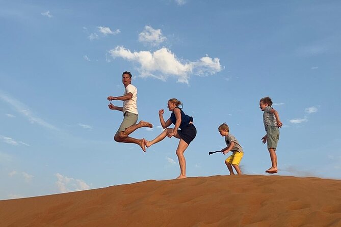 Dubai Elite Red Dunes Safari With Sunset & Bedouin Camp - Sunset Photos and Sandboarding on the Higher Dunes