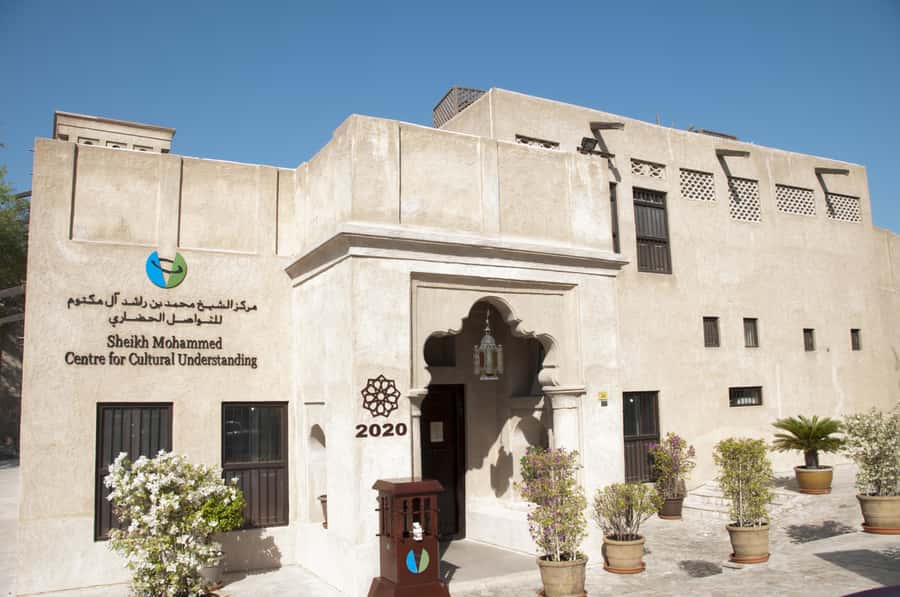 Dubai: Emirati Brunch & Culture - Sitting in the Courtyard and Asking Anything