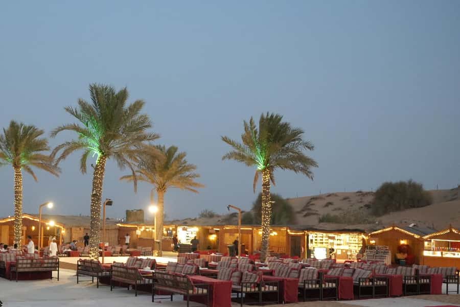 Dubai: Experience 60 Minutes Quad bike & BBQ Dinner - The 6-hour dinner and show package: BBQ, henna, shisha, and three performances