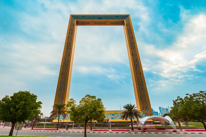 Dubai: Frame Tickets, Creek, Souks & Blue Mosque Guided Tour - Dubai Creek by abra, short ride, strong atmosphere