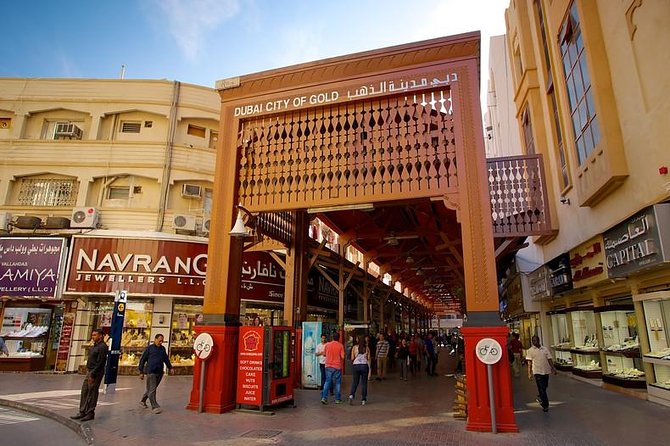 Dubai Full-Day Private Tour from Ras Al Khaimah with Shopping Time - Jumeirah Mosque: where the day turns from neon to real life