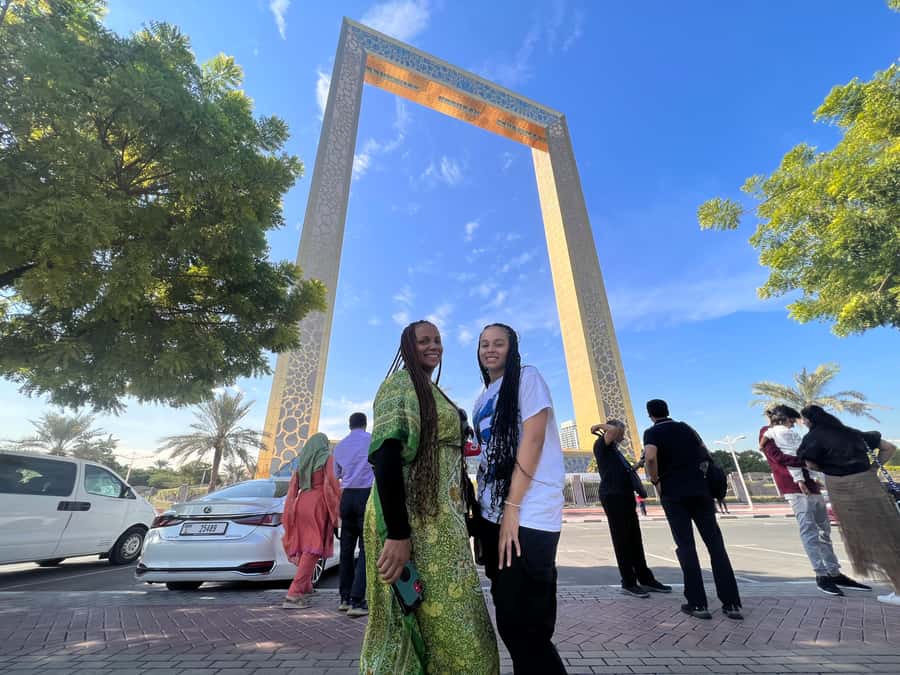 Dubai: Future Museum, Burj Al Arab, and Dubai Frame Tour - Zabeel Palace, Al Farooq Omar Bin Al Khattab Mosque, and The Pointe
