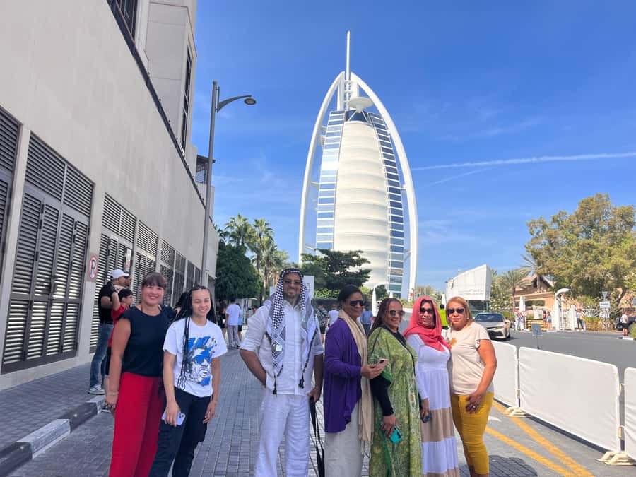 Dubai: Future Museum, Burj Al Arab, and Dubai Frame Tour - Dubai Frame: one structure that tells two timelines