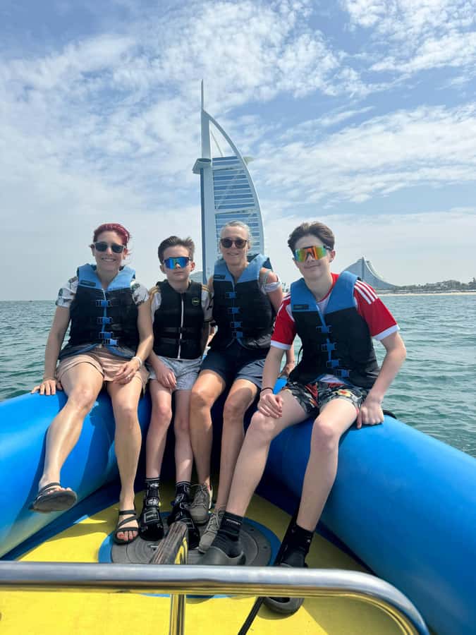 Dubai: Guided Speedboat Tour with City Sights & Ice Cream. - Cruise the Palm Jumeirah, then catch Atlantis from the top view