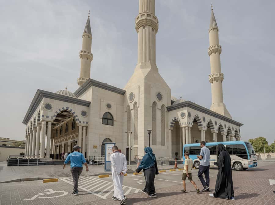Dubai: Half-Day City Tour with Blue Mosque, Creek, and Souks - Blue Mosque stop (Al Farooq Omar Bin Al Khattab): what to look for