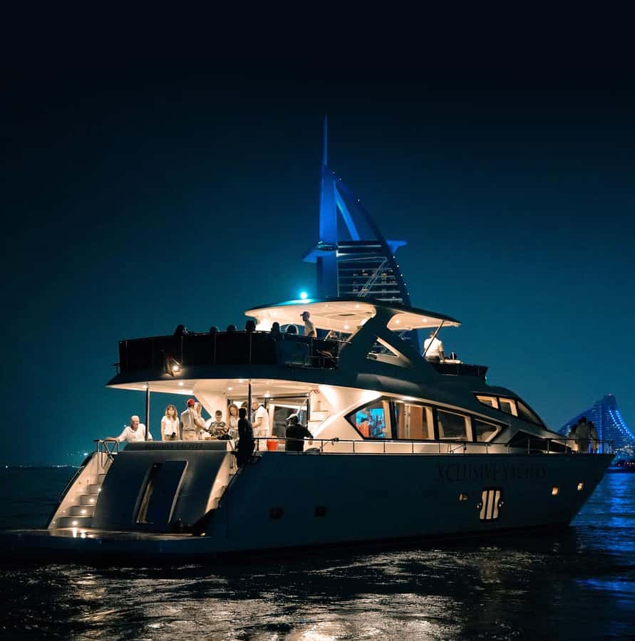 Dubai Harbor: Luxury Yacht Tour with BBQ Options - Upper Deck Views vs Air-Conditioned Comfort