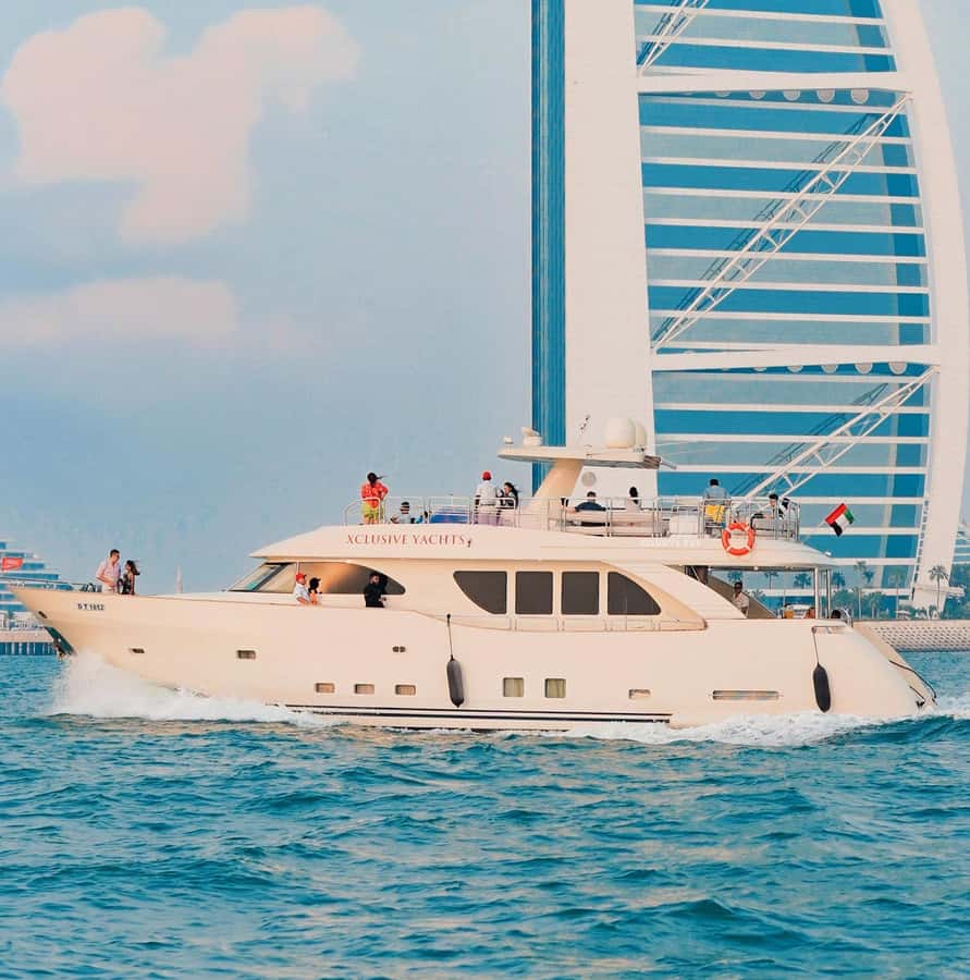 Dubai Harbor: Luxury Yacht Tour with BBQ Options - The Food Plan, Live BBQ Upgrade and What Comes With It