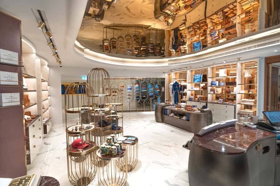 Dubai: Inside Burj Al Arab Guided Tour with Optional Extras - Timing Tips: How to Avoid the Friction at the Start