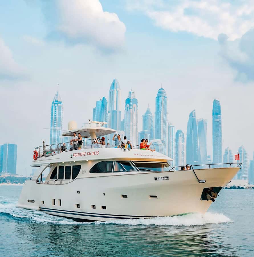 Dubai: Instagrammable Yacht Tour with Drinks & Ain/JBR Views - Key points to know before you go