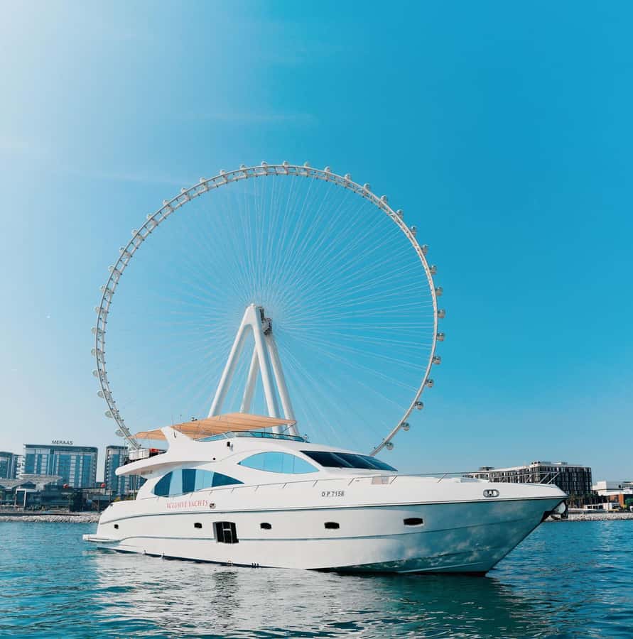 Dubai: Instagrammable Yacht Tour with Drinks & Ain/JBR Views - Picking the right departure time for better photos and less heat