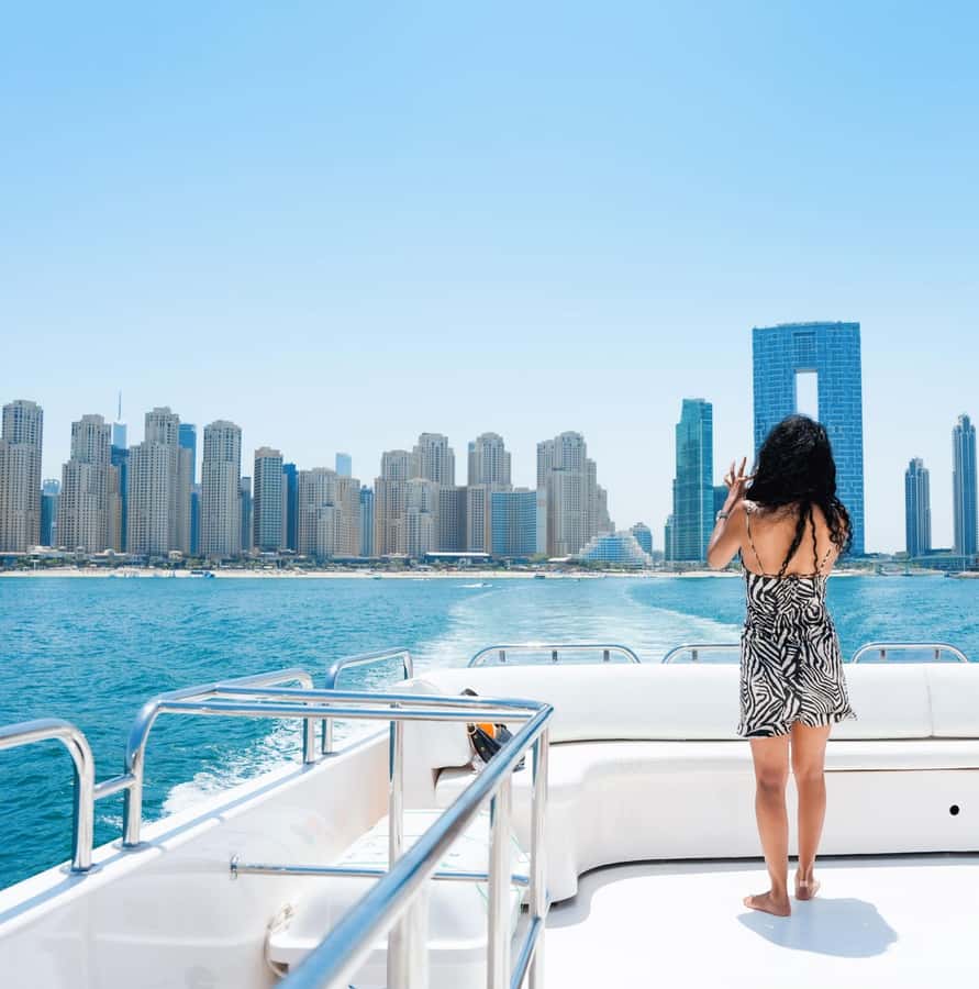 Dubai: Instagrammable Yacht Tour with Drinks & Ain/JBR Views - Price and value: what your $25 ticket buys