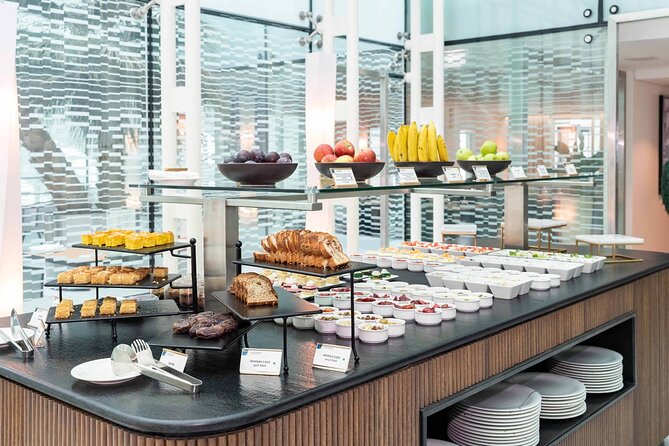 Dubai International Airport (DXB) T3/T1/T2 VIP Lounge Access - Wi-Fi, TV, and Flight Monitors: The Stuff That Saves Your Sanity