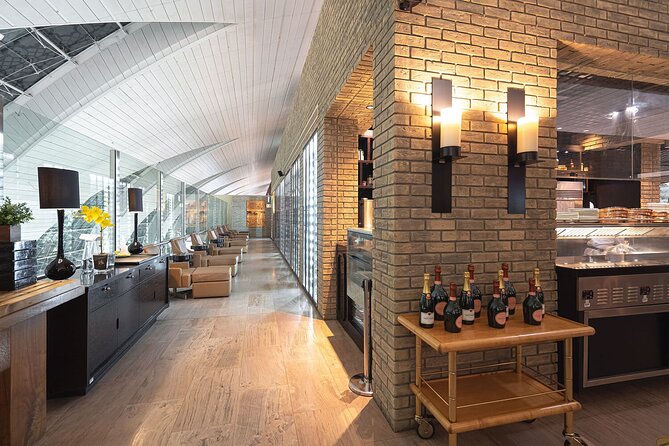 Dubai International Airport (DXB) T3/T1/T2 VIP Lounge Access - Choosing the Right Lounge: Plaza Premium, Marhaba, and Ahlan