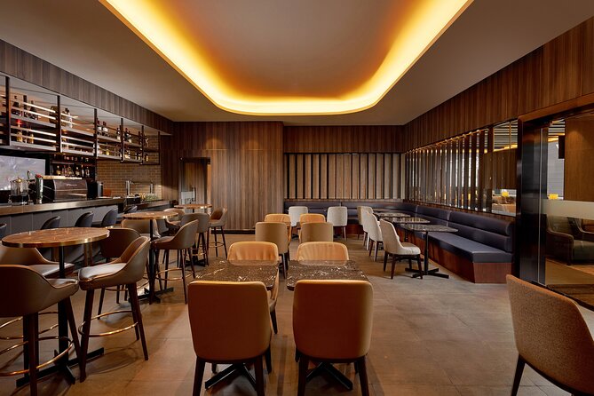 Dubai International Airport Plaza Premium Lounge at Terminal 3 - Should you book the Plaza Premium Lounge at Terminal 3?