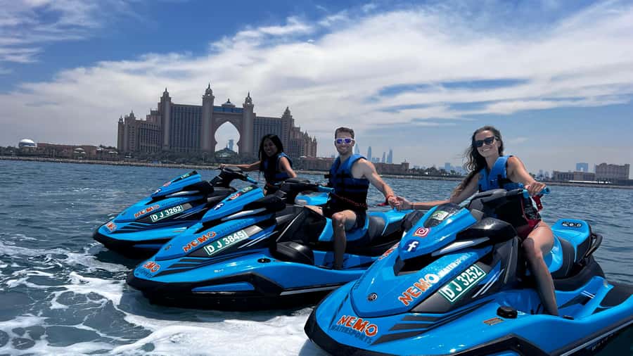 Dubai: Jet Ski to Atlantis with Videos, Photos and Ice Cream - Entering Nemo WaterSports at Umm Suqeim