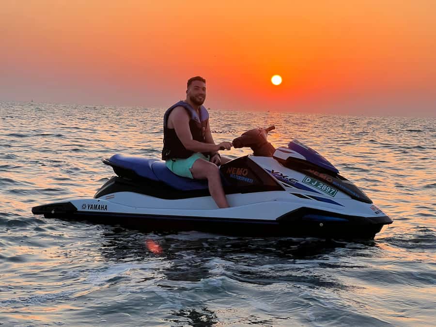 Dubai: Jet Ski to Atlantis with Videos, Photos and Ice Cream - Atlantis The Royal: zoom past, then slow down for photos