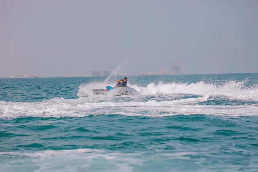 Dubai: Jetski Ride up to 2 People with Photos & Refreshments - Getting Wet Is Part of the Deal, So Dress Like It