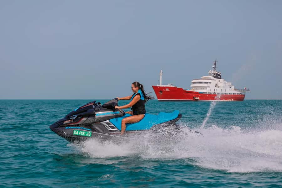 Dubai: Jetski Ride up to 2 People with Photos & Refreshments - On-Water Riding: Why the Guide Changes Everything