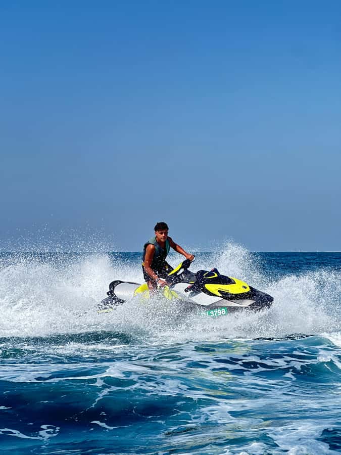 Dubai: Jetski Tour to Dubai Eye, JBR, Palm & Burj Al Arab - Your guided jetski ride: safety, speed, and control
