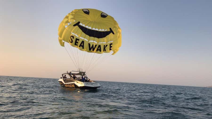 Dubai Jumeirah Parasailing adventure with breathtaking views - What to bring and what to wear so you stay comfortable