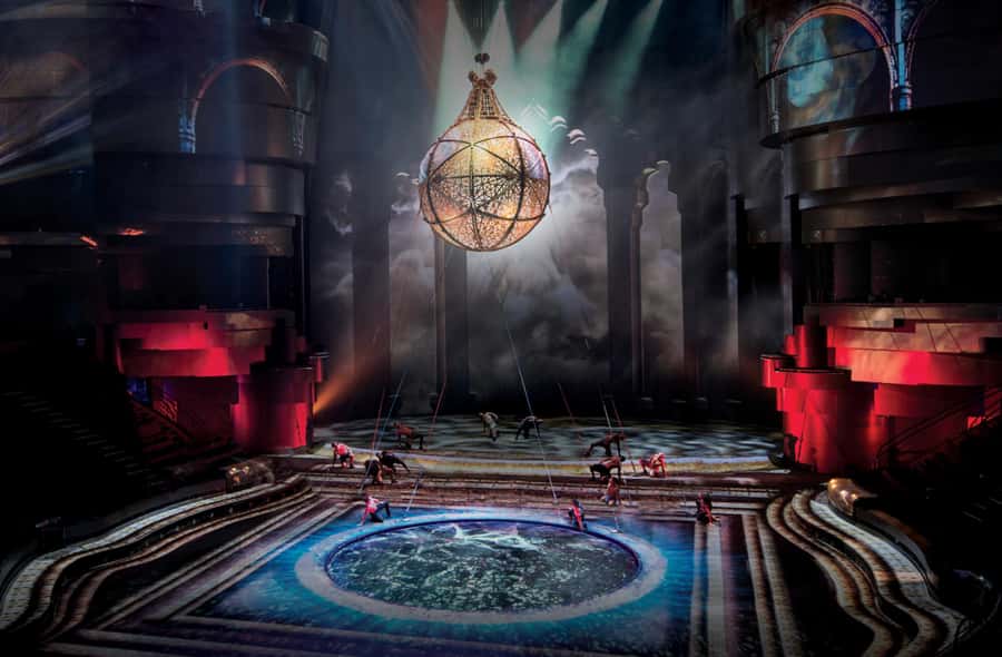 Dubai: La Perle by Dragone Show Tickets - Lounge access, drinks, snacks, and smart casual dressing