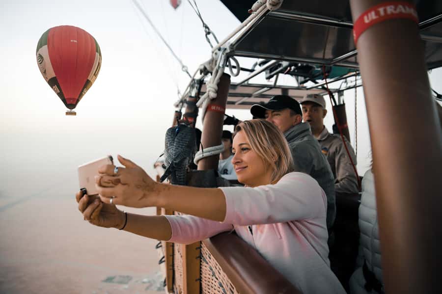 Dubai: Luxury Balloon Flight with Michelin-Curated Breakfast - The short camel ride and the final desert view