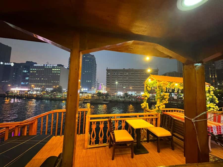 Dubai: Luxury Dinner Cruise with Live Music - Timing, Check-In, and Avoiding the Wrong-Boat Problem