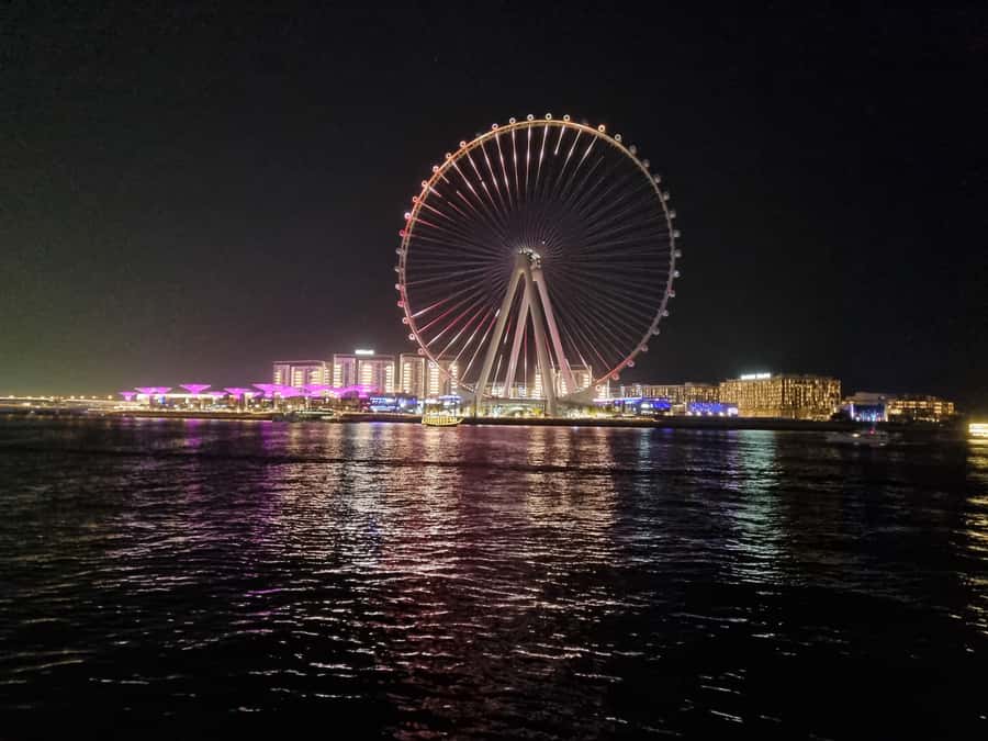 Dubai: Luxury Sightseeing Cruise with Food and Drinks - The food and drinks setup: what you actually get for $55