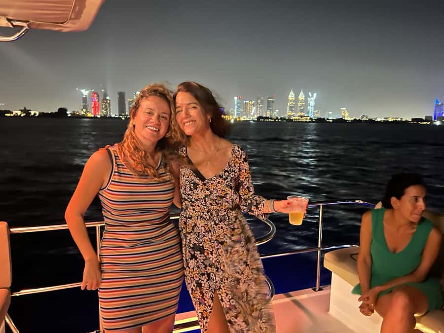 Dubai: Luxury Sightseeing Cruise with Food and Drinks - Should you book the Calypso luxury sightseeing cruise?