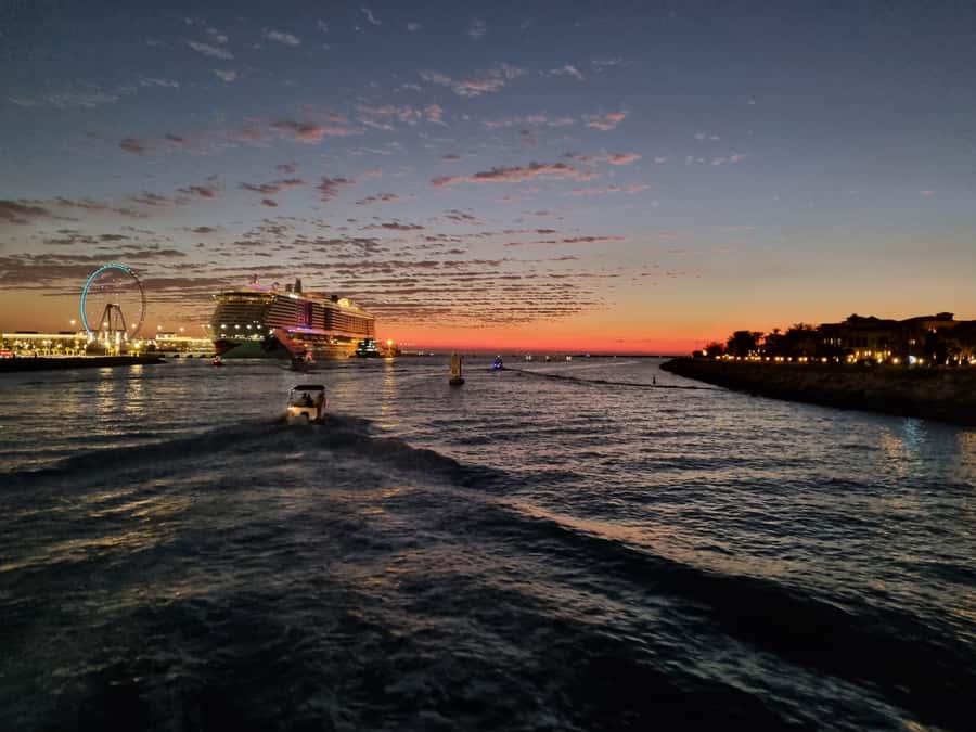 Dubai: Luxury Sightseeing Cruise with Food and Drinks - Marina Canal and Sheikh Island: the quieter angles that make the cruise feel special