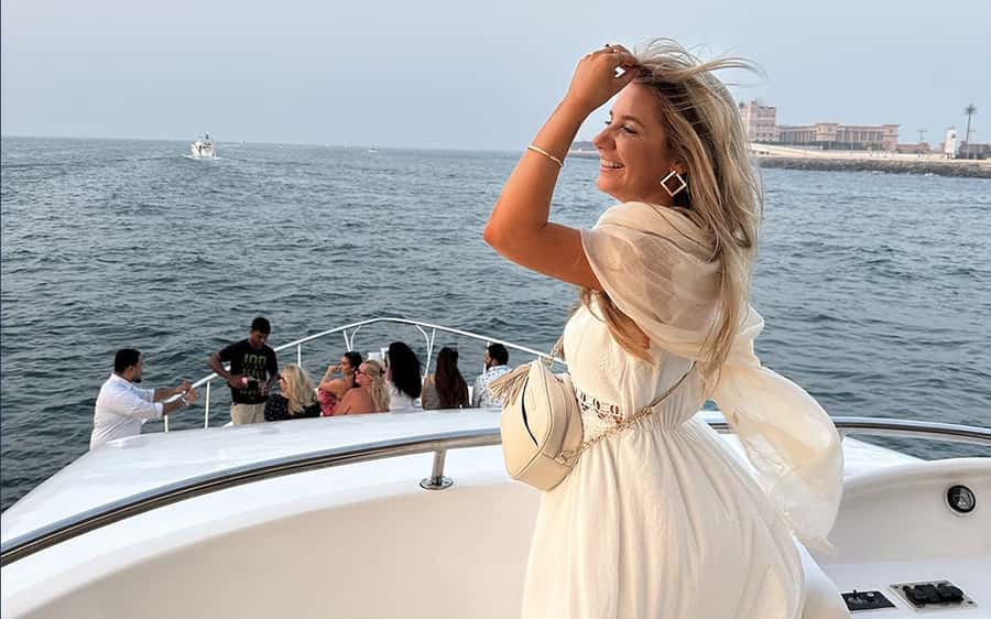 Dubai: Luxury Sunset Yacht Tour with Snacks and Drinks - Yacht Comfort: Upper Deck Views, Lower Deck Cooling