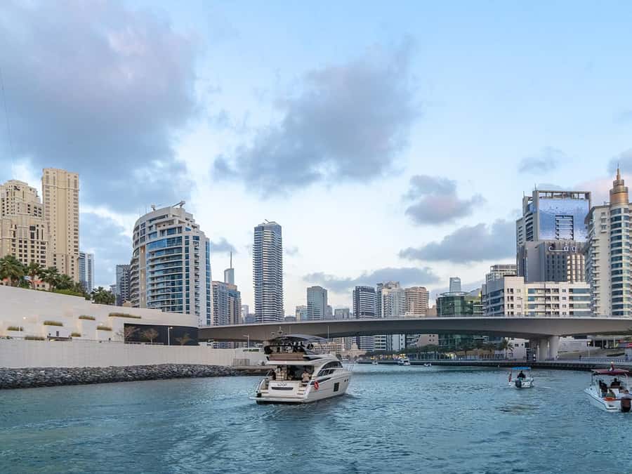 Dubai: Luxury Sunset Yacht Tour with Snacks and Drinks - The Sunset Route From Atlantis to Dubai Marina (What Each Stop Really Does)