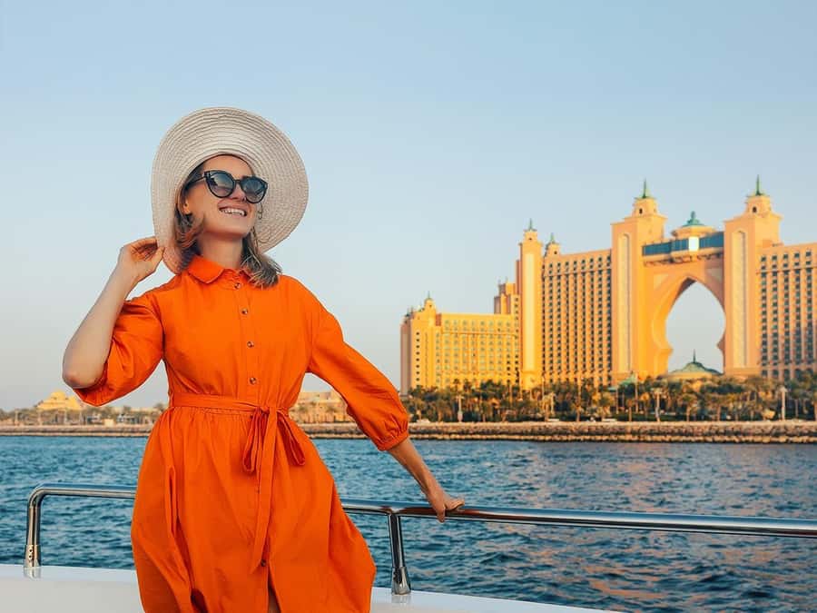 Dubai: Luxury Sunset Yacht Tour with Snacks and Drinks - Safety and Sea Conditions: What to Plan For