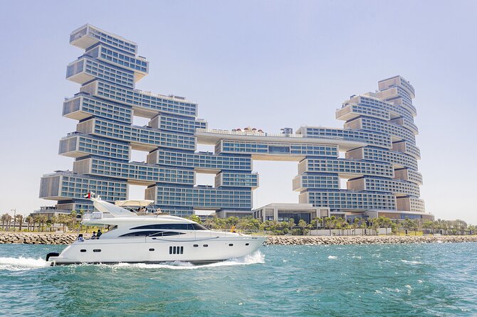 Dubai Luxury Yacht Tour with Live BBQ & Drinks - Choosing between the 1, 2, and 3 hour yacht routes