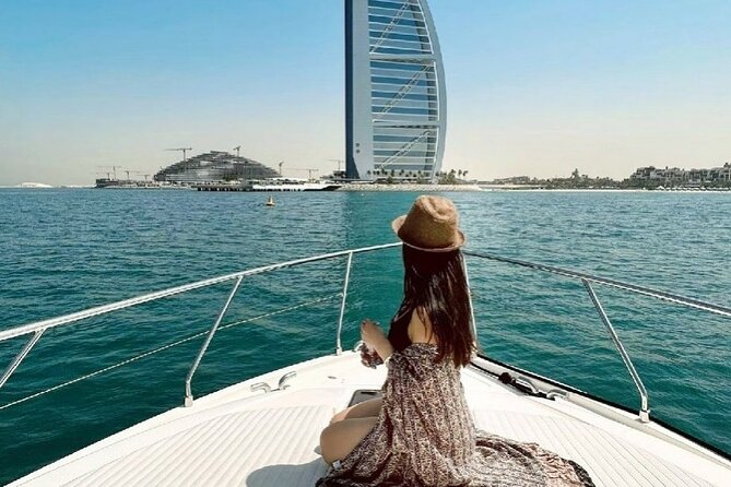 Dubai Luxury Yacht Tour with Live BBQ & Drinks - Palm Jumeirah and the Private Island feel: the “from-above” icon at sea level