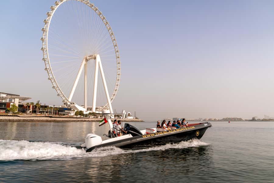 Dubai Marina: 1-Hour Luxury Sightseeing Speedboat Tour - From Dubai Marina Yacht Club to the first wave: the ride starts fast