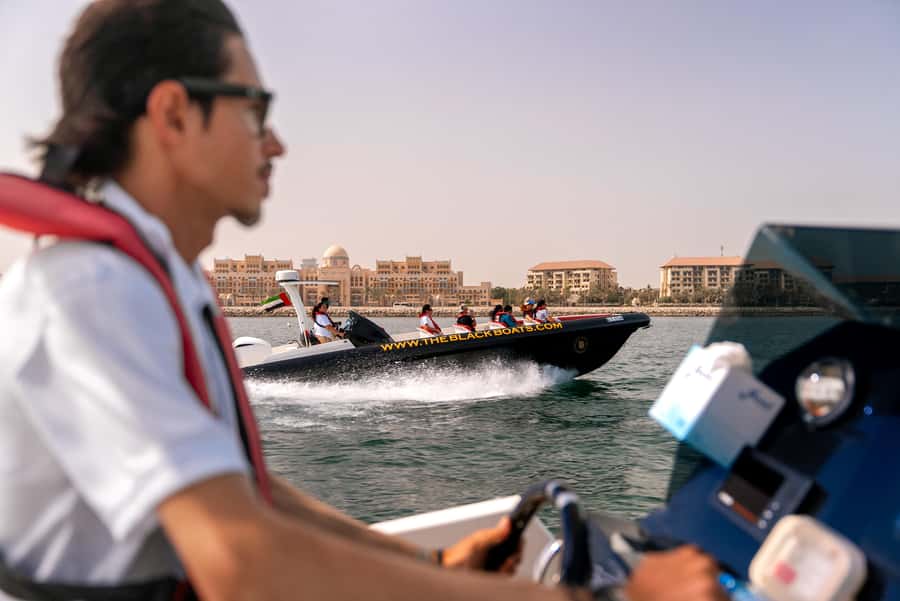 Dubai Marina: 1-Hour Luxury Sightseeing Speedboat Tour - Atlantis, The Palm and Royal Atlantis: short stop, big wow factor
